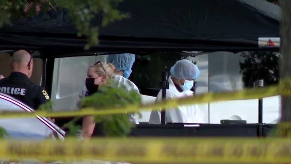 Husband arrested after allegedly shooting wife at Orlando shopping center, fleeing scene