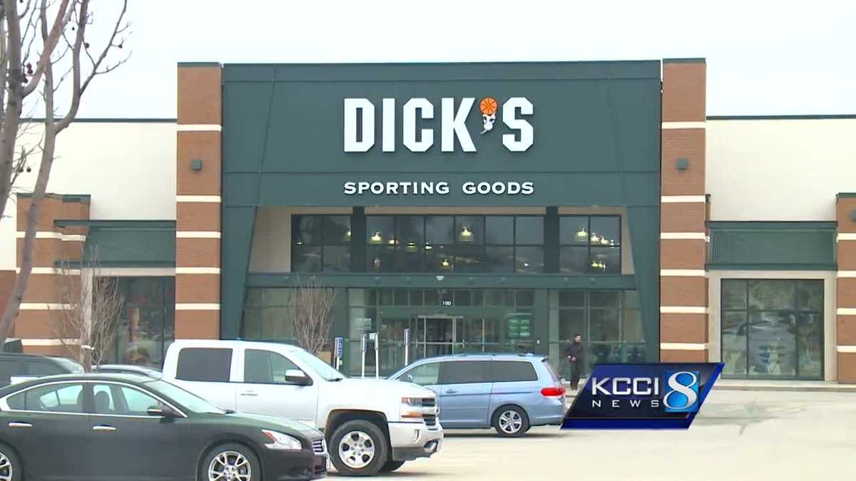 Dicks Sporting Goods Will No Longer Sell Assault Style Weapons 