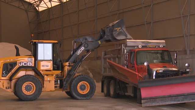 Road crews prepare for heavy, wet snow to fall across NH - Vimarsana News