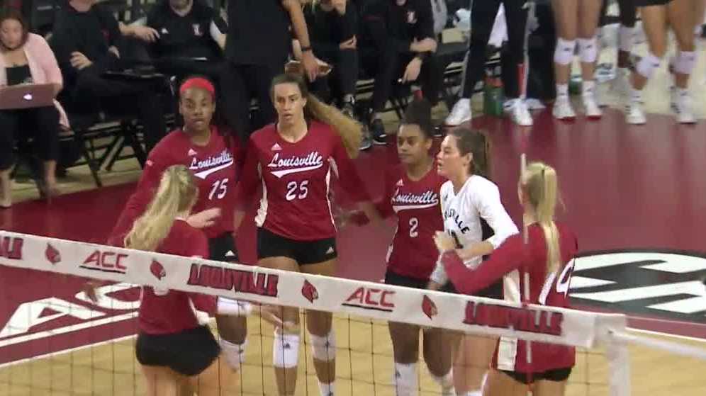 Louisville Cardinals Volleyball Team Ranked No 1 For First Time