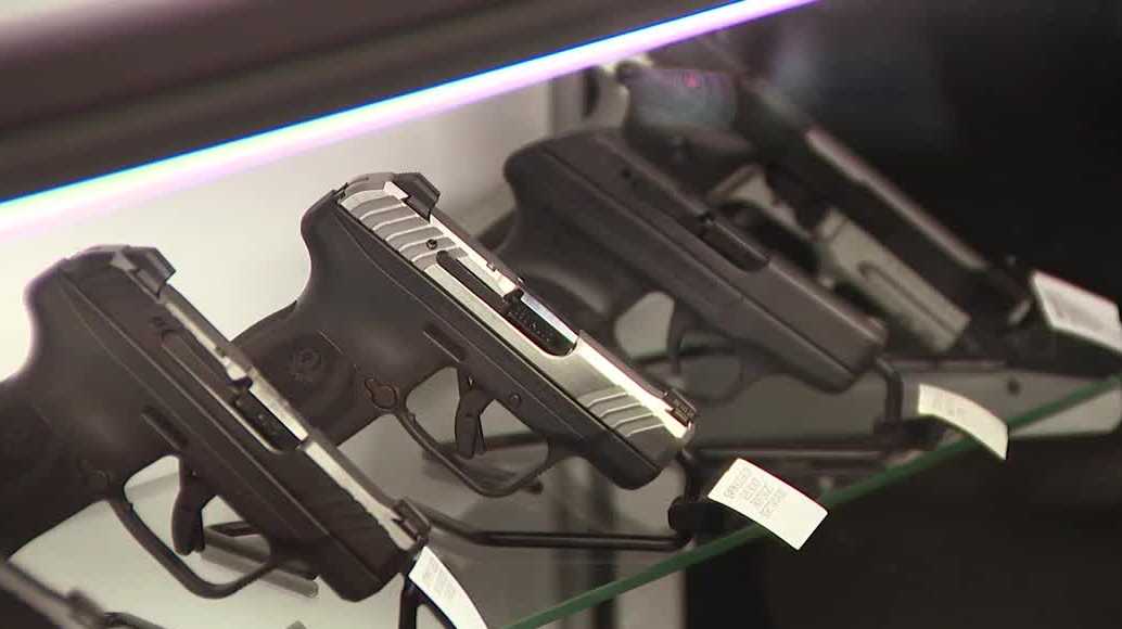 Florida lawmakers debate lowering gun purchase age to 18