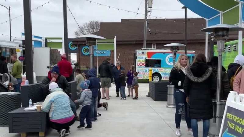 Things to do in Des Moines this weekend: Art galleries, high school musicals and food trucks