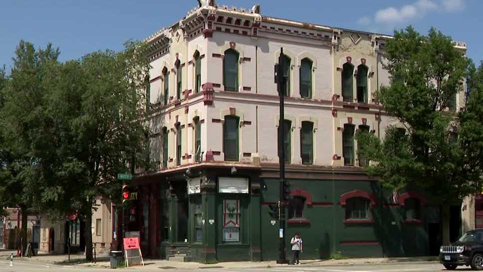 Former downtown bar could be new home for Milwaukee police