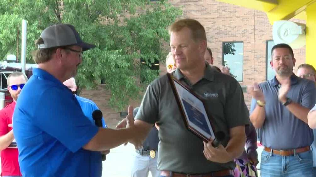 Omaha truck driver achieves 5 million accident-free miles - Vimarsana News