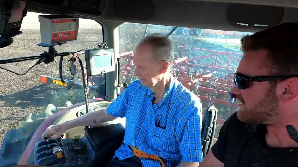 Final tractor ride honors Iowa farmer’s legacy