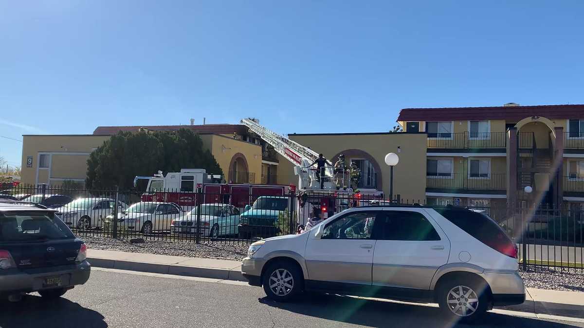 Albuquerque Fire Rescue investigating apartment fire