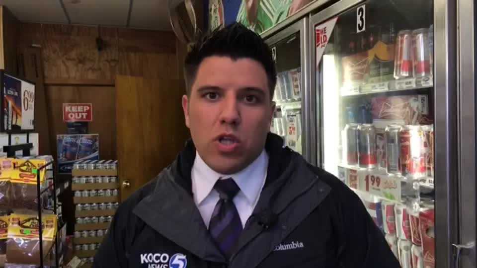 Police looking for two men accused of robbing convenience store