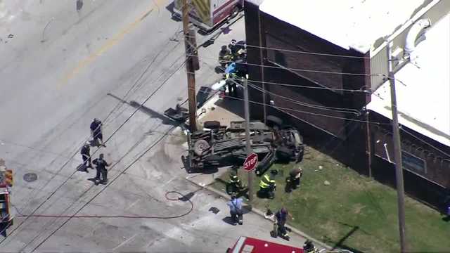 Kansas City police: Driver dies from injuries after pick-up truck overturns near 18th, Askew Monday - Vimarsana News