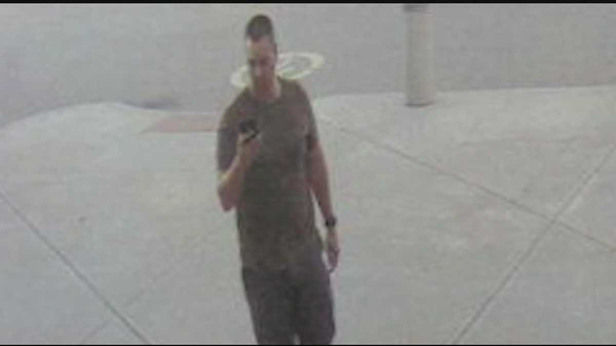 Florence police seek man accused of stealing purse, using credit cards