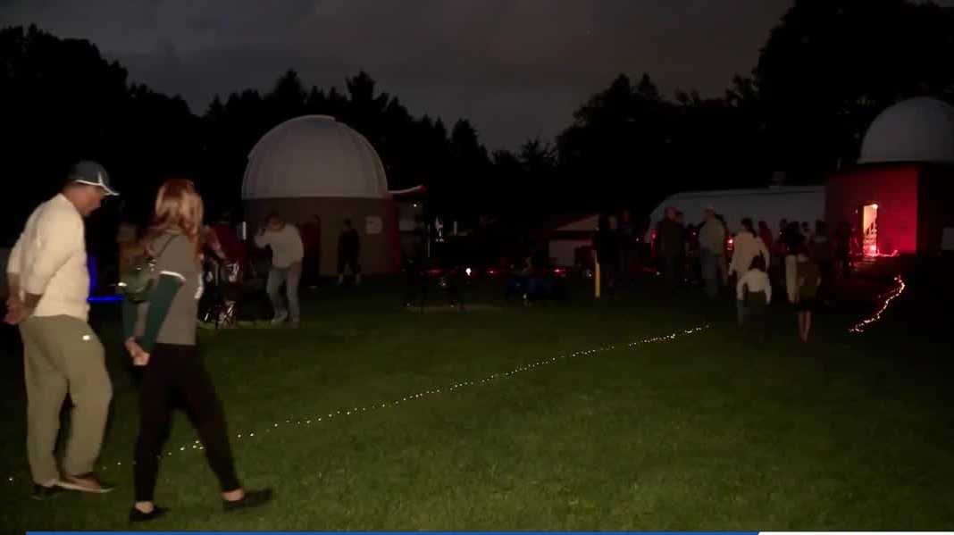 Lunar eclipse watch party held at Milwaukee Astronomical Society