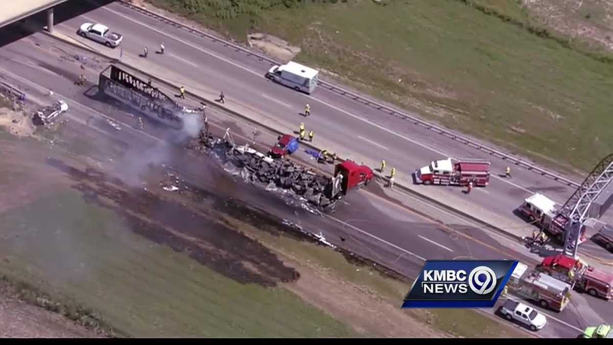 Investigation into crash near Bonner Springs that killed 5 people could