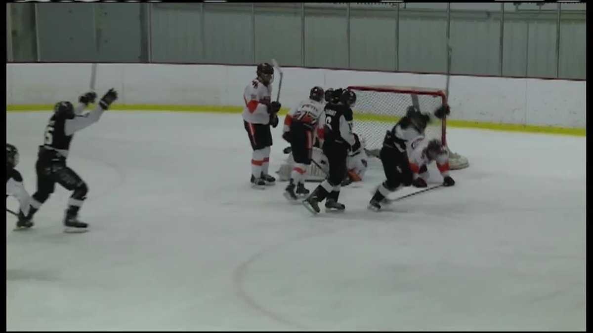 Yarmouth and St.Dom's earn hockey wins