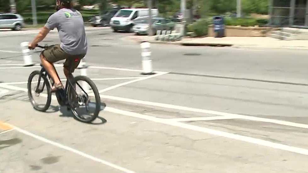 Cyclists are taking advantage of Omaha's first protected bike lane - Vimarsana News