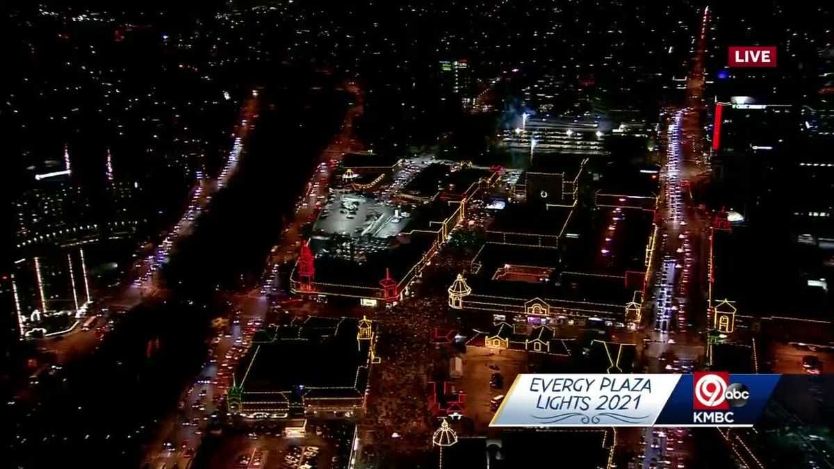 Tis the season! The Plaza lights are shining bright!