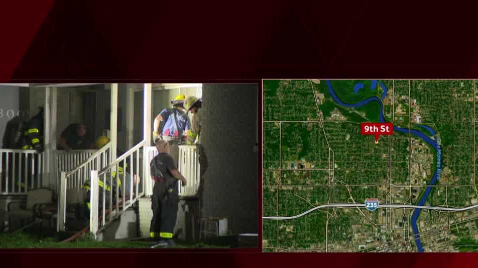 Des Moines fire: Two people hospitalized with smoke inhalation