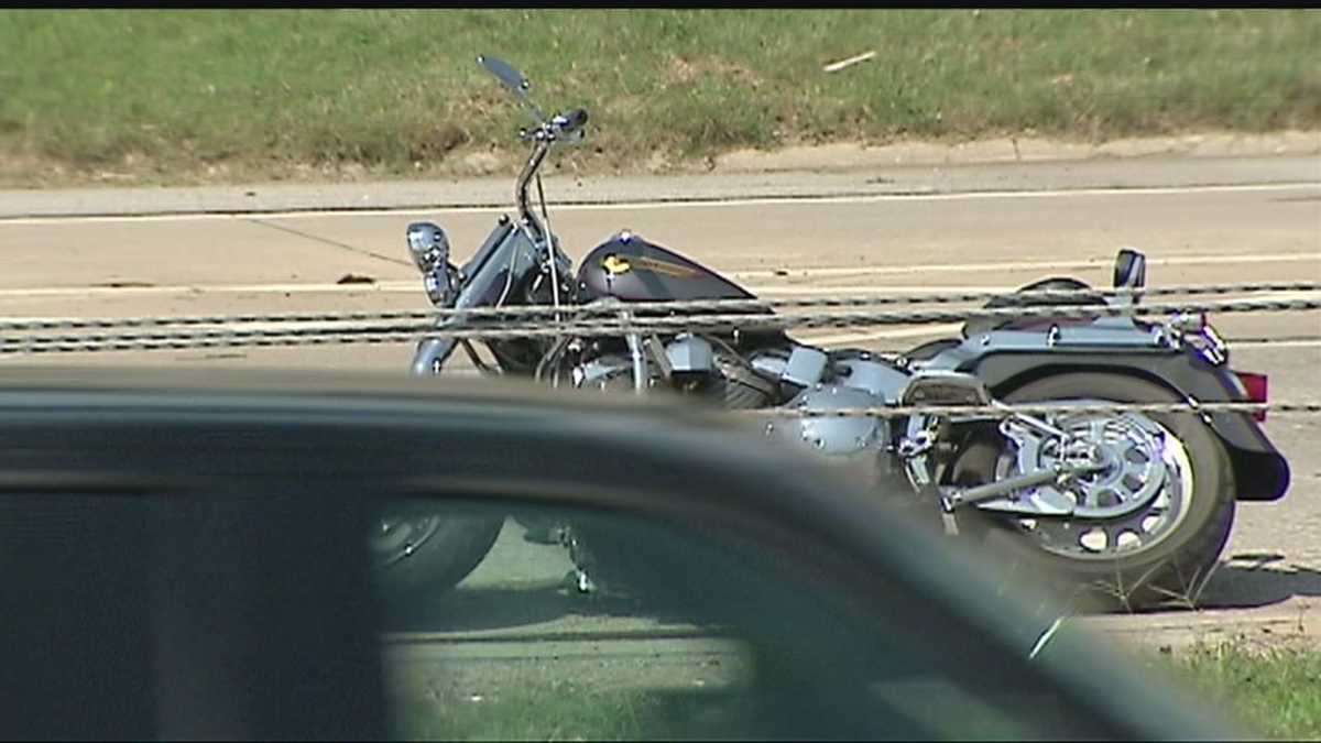 Motorcycle rider dies after crash on Hefner Parkway