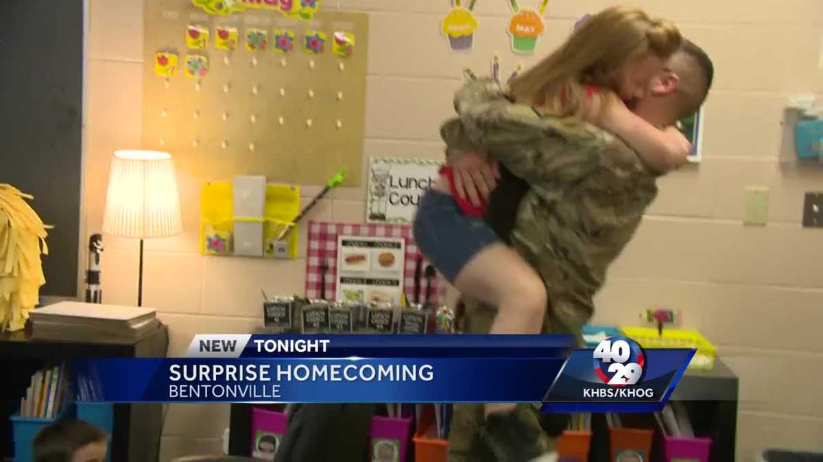 Military Father Surprises Daughter At School