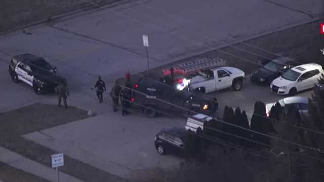 Franklin search warrant with large police presence tied to West Bend armed robbery - Vimarsana News