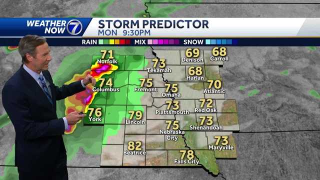 Spectacular this evening, but Omaha sees storm chance Monday