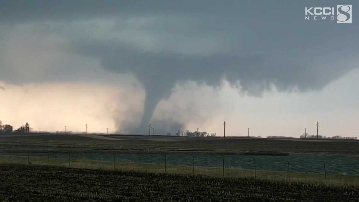 One year ago: Relive the moment KCCI stormchasers catch tornado forming ...