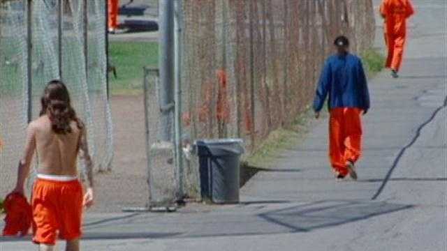 Prison plan called 'failure' by parole agent