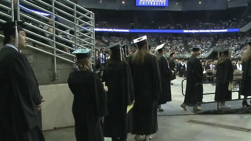 Nebraska college graduates welcome better job market