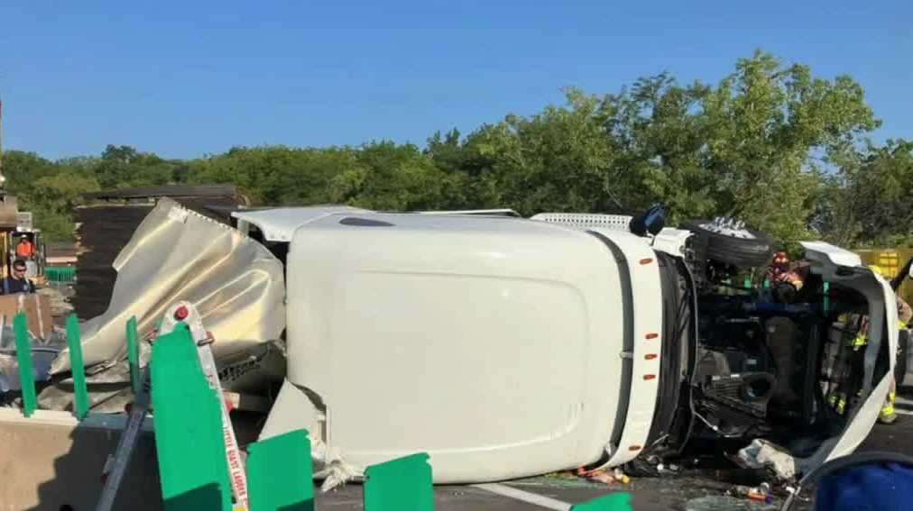 Iowa traffic: Des Moines metro slowed by I-80 crash - KCCI