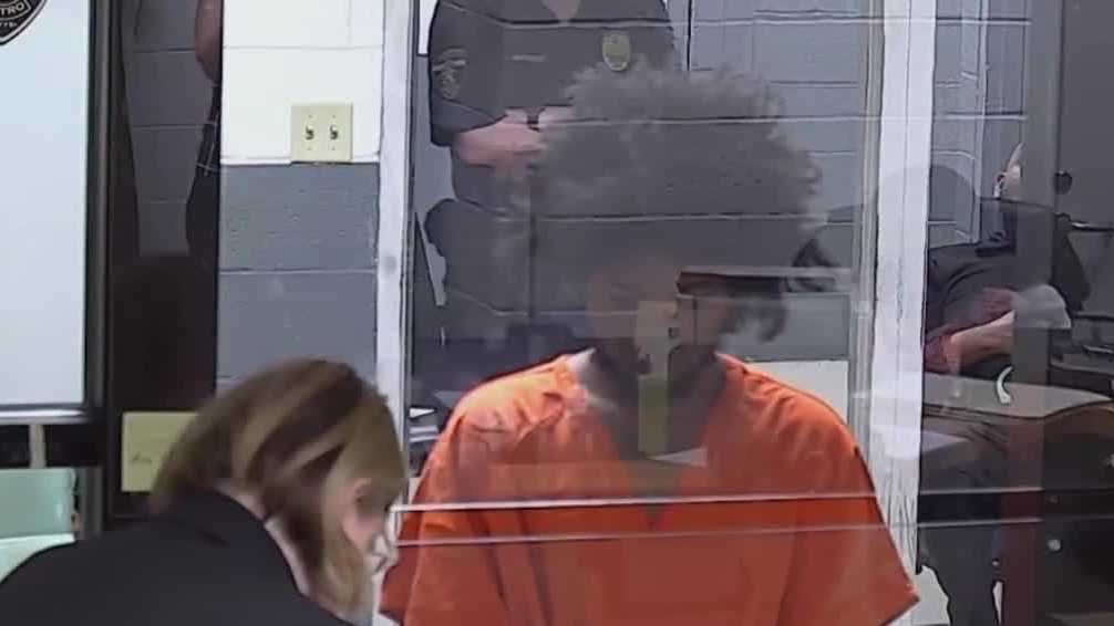 Man accused of killing a mother and 14-year-old appears in court - WLKY