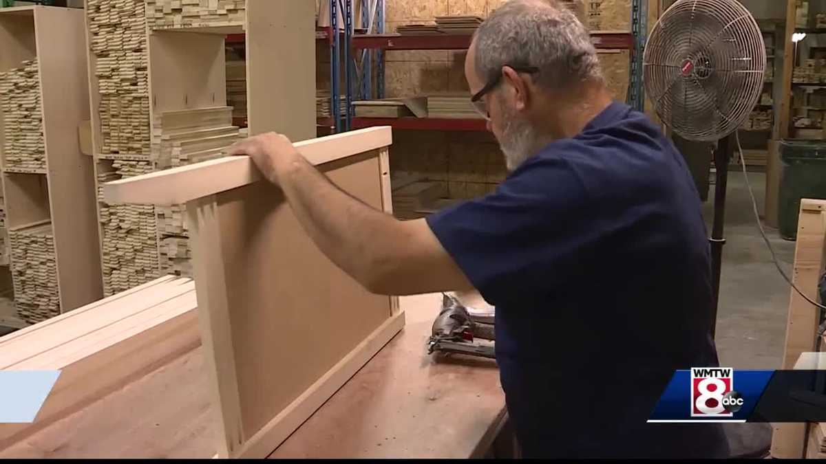 Saco shop hires workers with disabilities to craft Mainemade furniture
