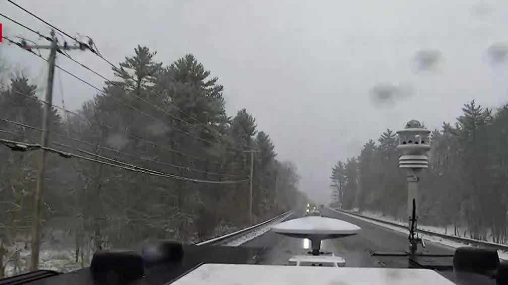 Snow begins to build up on New Hampshire roads