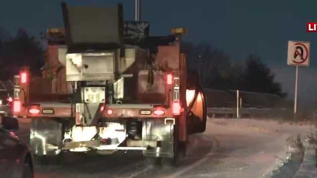 Overpass sign falls on Route 111 in Nashua, NH DOT says - Vimarsana News