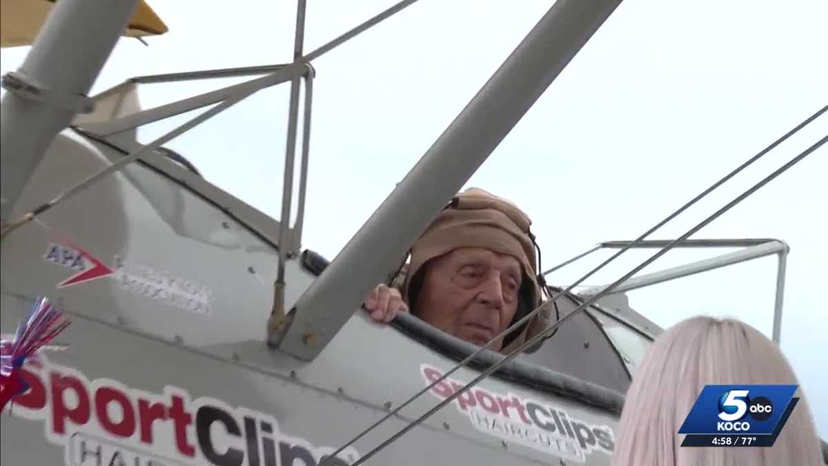 Oklahoma veterans honored with World War II-era flight