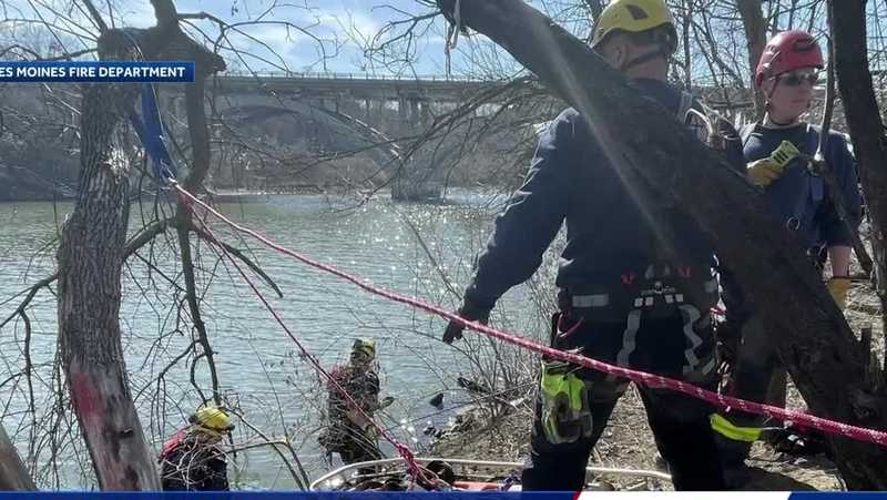 Body of adult found near Des Moines River