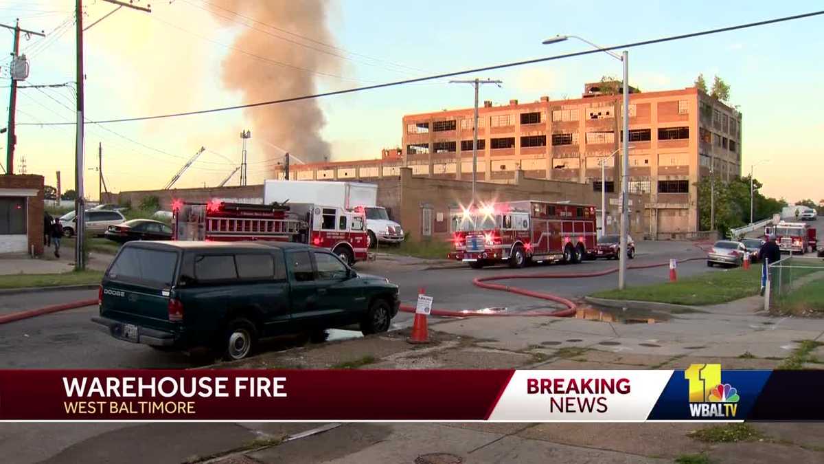 Fire officials battle 4-alarm vacant warehouse fire