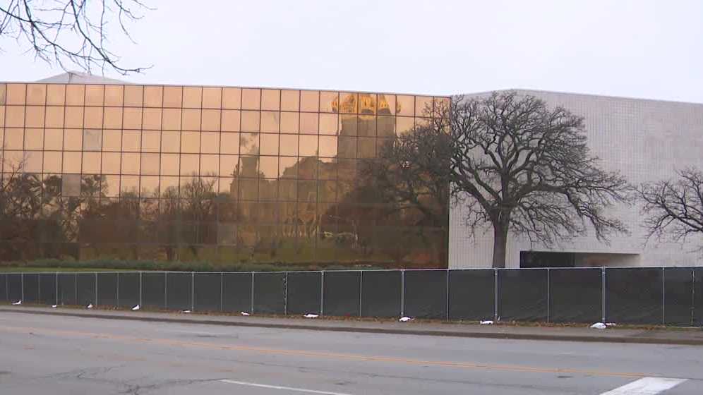 Wallace Building demolition underway near Iowa Capitol