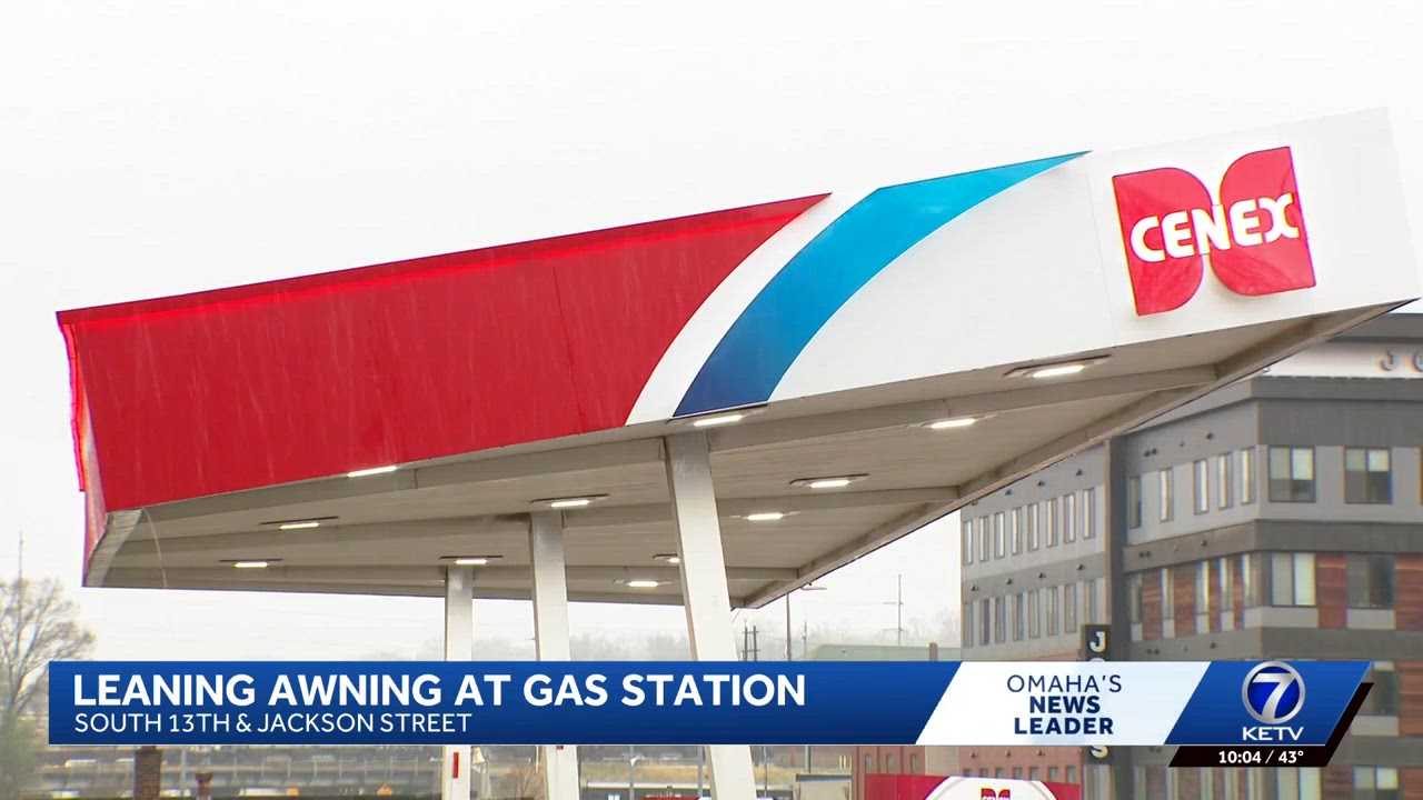 Gas Station downtown closes gas pumps after awning starts tipping