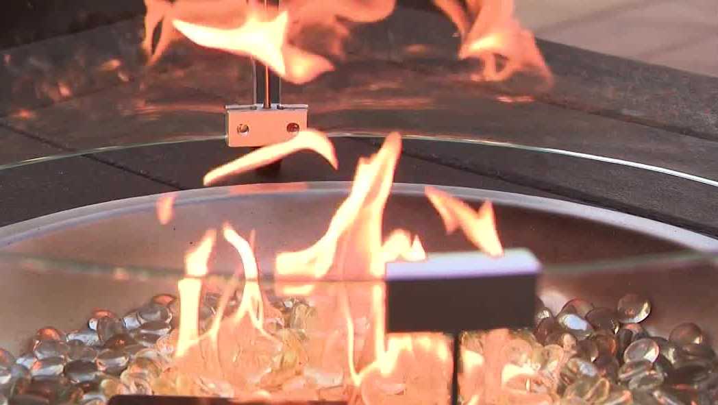 Unexpected cold keeps crowds away as people find ways to stay warm in Southwest Florida