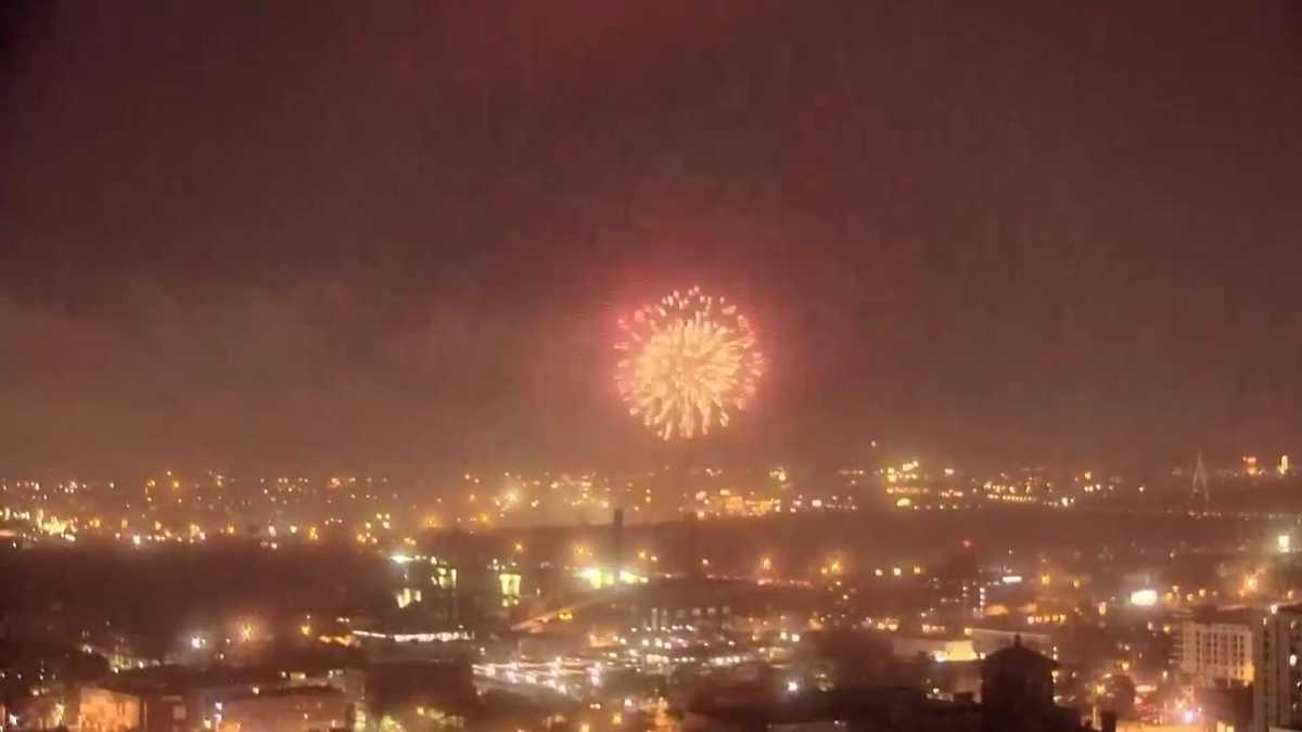 Timelapse shows fireworks lighting up Kansas City's skyline