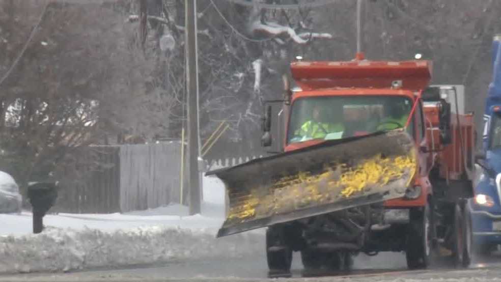 'Louisville Metro snow plow drivers working hard to clear roads