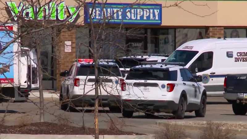 Man in custody after threatening someone with gun in Des Moines