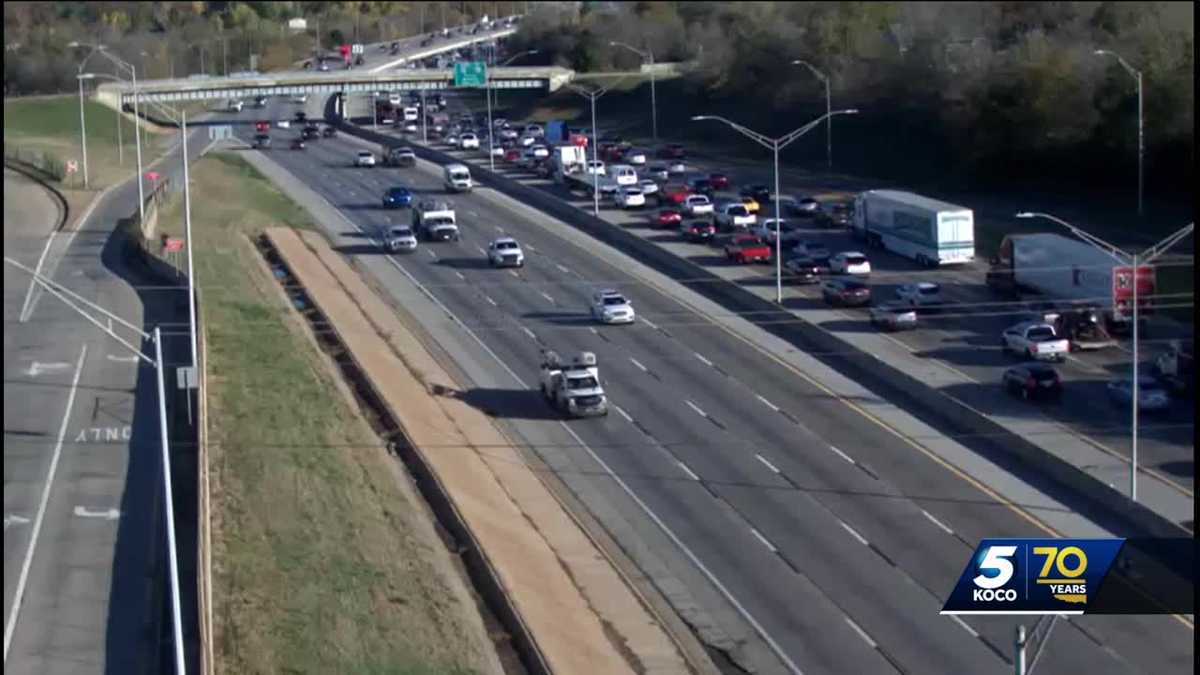 Crash causes traffic slowdown on northbound I-44 in northwest OKC