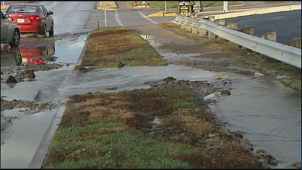 Water line breaks at 77th, Parallel