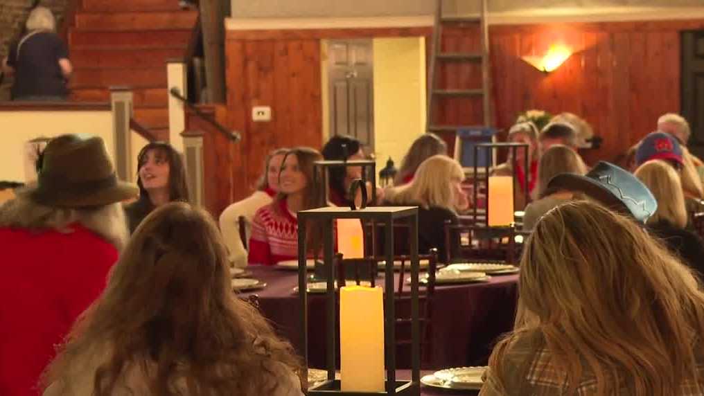 Hollywood comes to central Kentucky for filming of new holiday movie