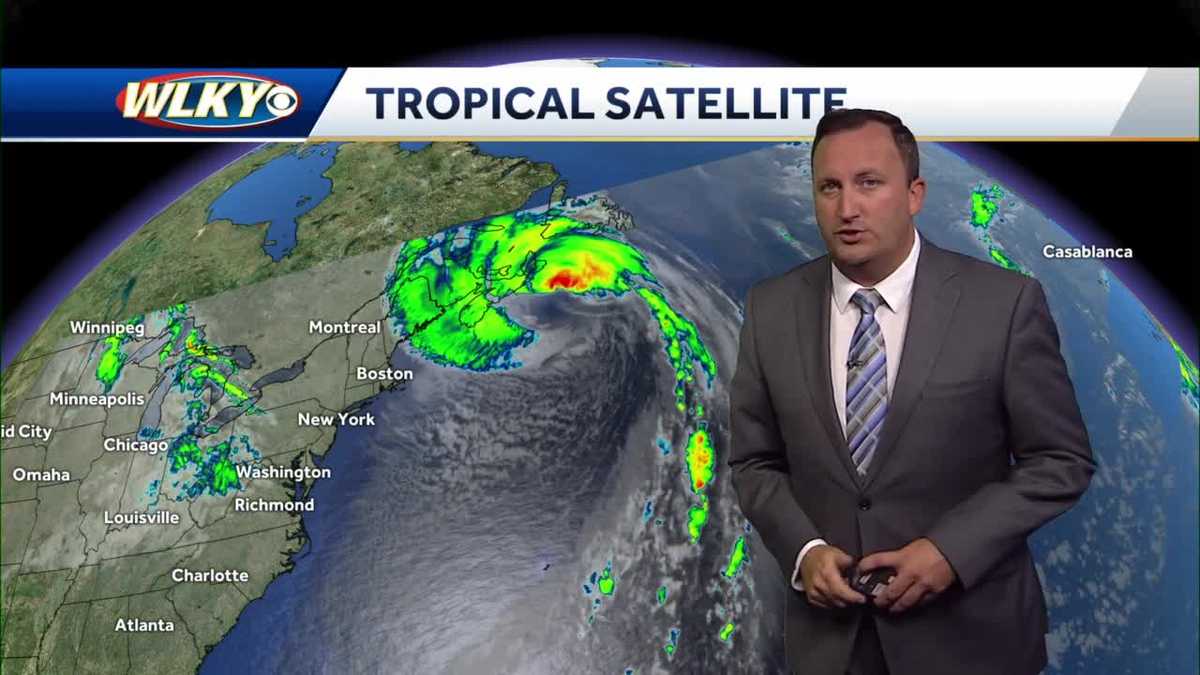 A mostly dry & warmer weekend ahead