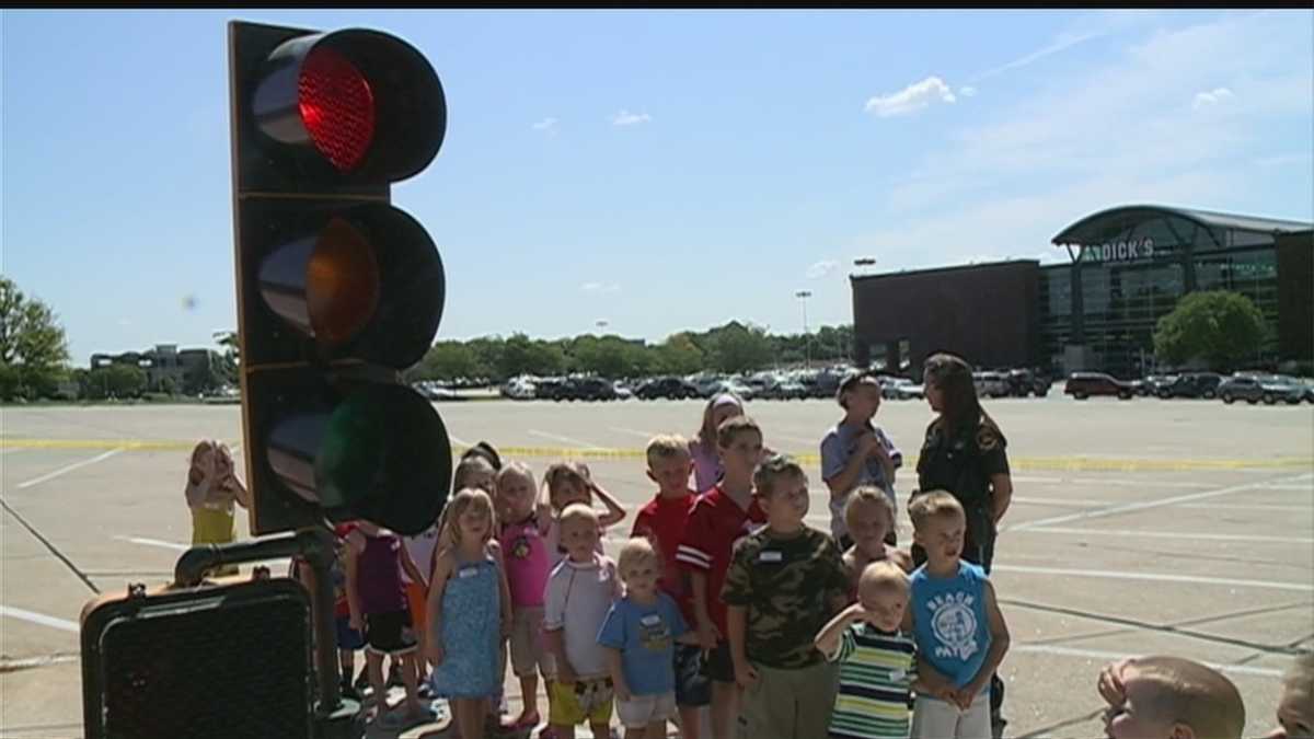 Kids get lesson on traffic safety
