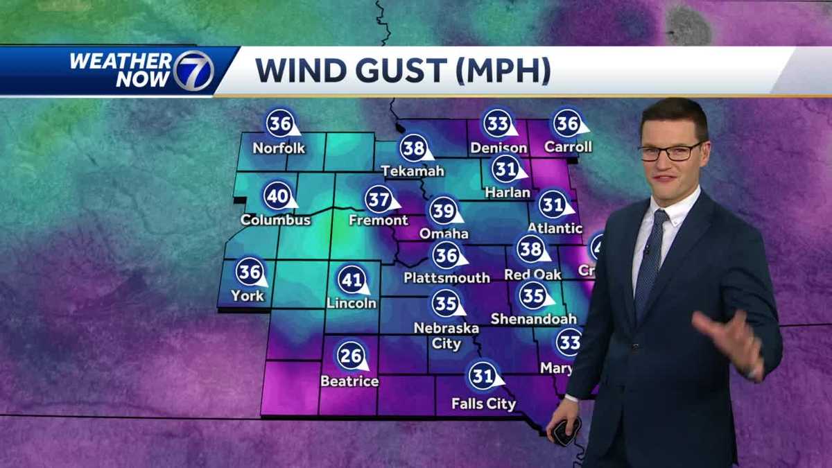 wind-advisory-continues-light-snow-north-of-the-metro-friday-morning