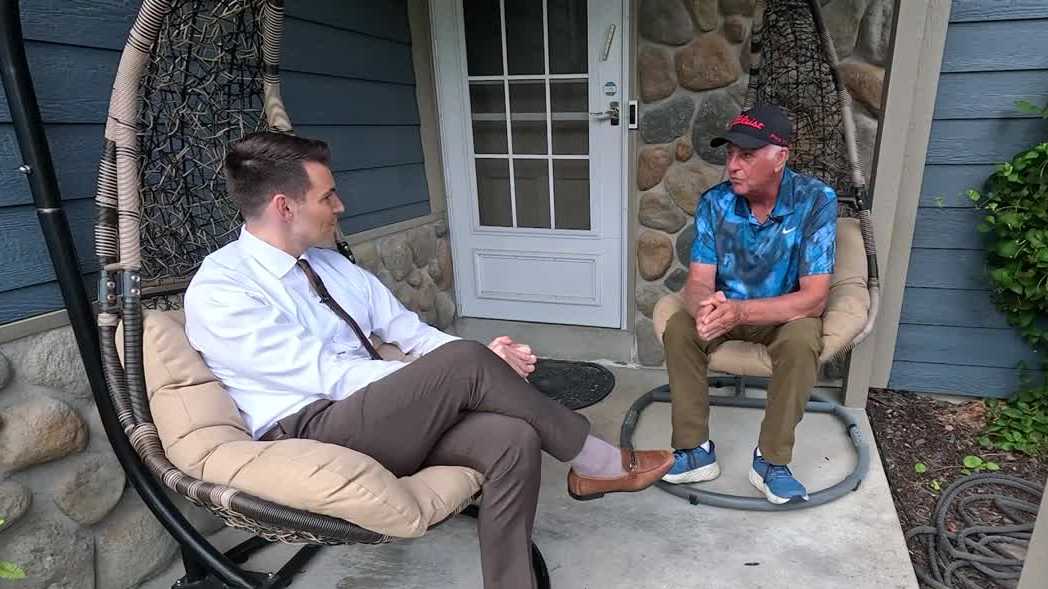 Waukesha County guitarist remembers opening for Dolly Parton in Milwaukee