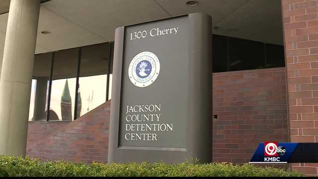 4 staff members on administrative leave after contraband found at Jackson County Detention Center - Vimarsana News