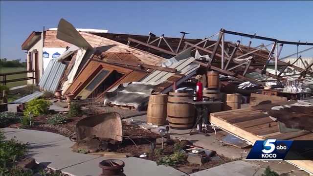 Bride, groom have wedding after venue destroyed by Cole tornado - Vimarsana News