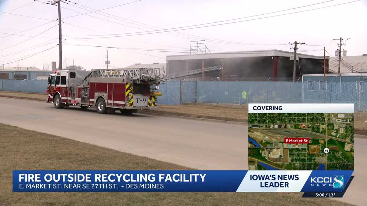 Mid America Recycling warehouse in Des Moines catches fire - KCCI